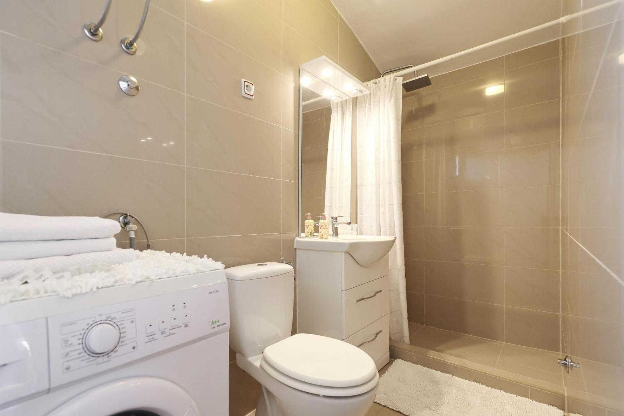 Apartments Rosini, 300M From The Beach With Shared Tavern And Bikes, Nin Exterior photo